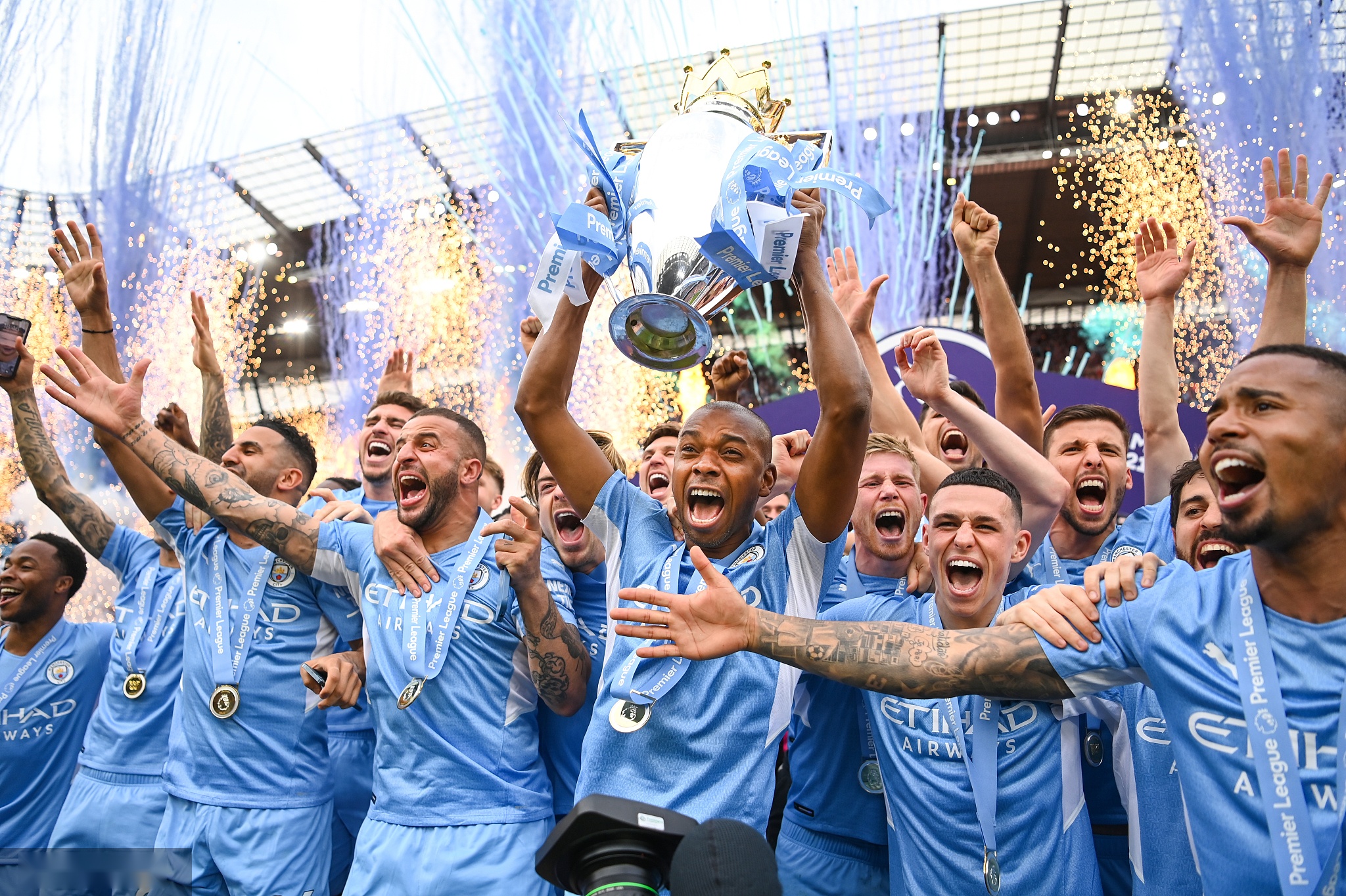 带领队伍夺 带领队伍夺